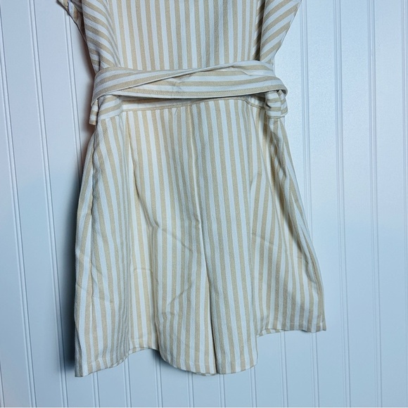 Sugarlips Womens Romper Bow Tie Waist Large Tan White Striped Size Large Casual - Picture 8 of 9